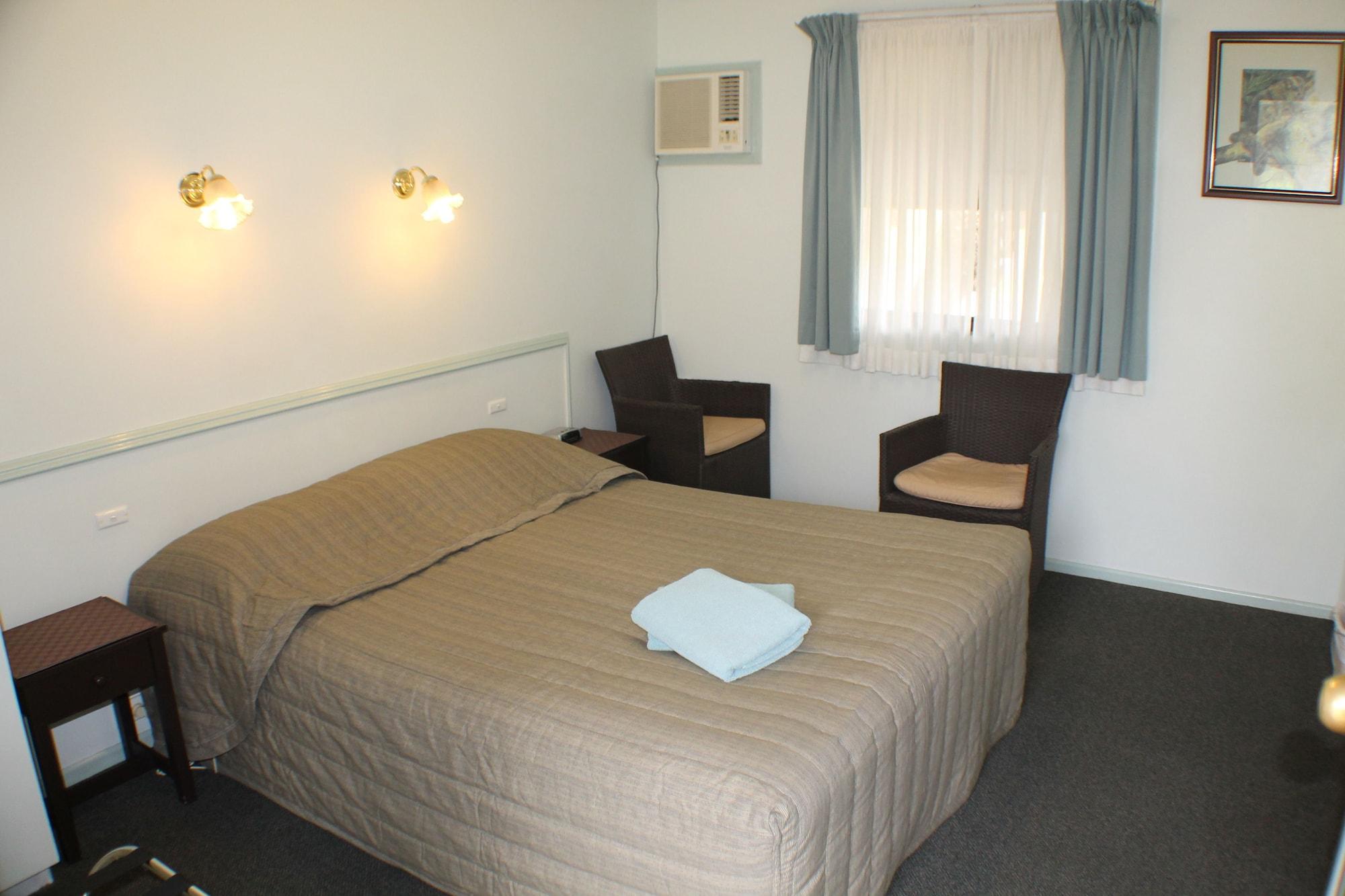 Lake Forbes Motel Esterno foto