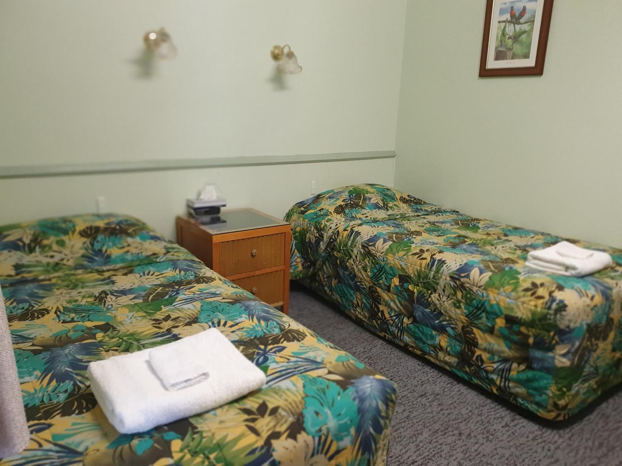 Lake Forbes Motel Esterno foto