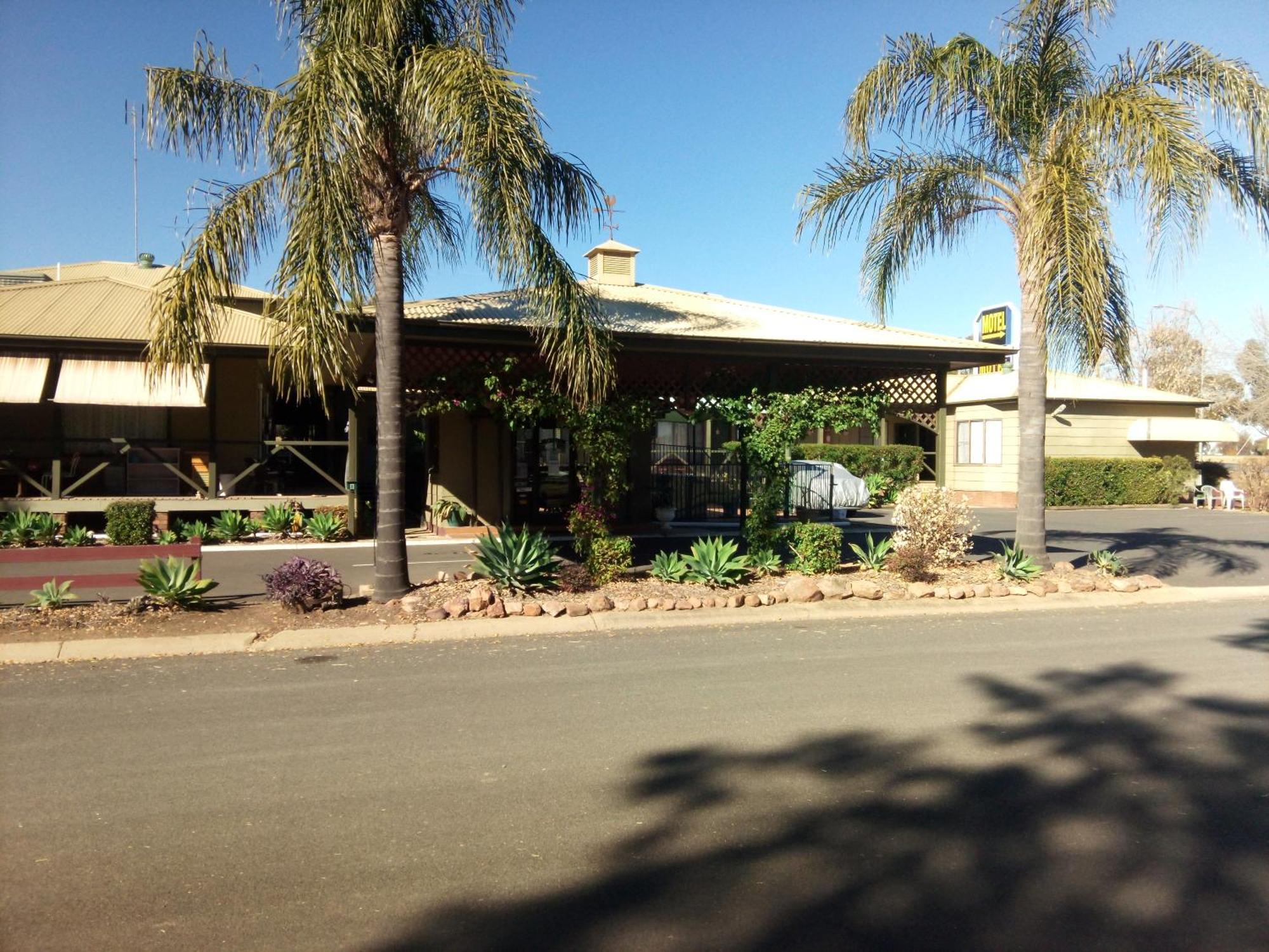 Lake Forbes Motel Esterno foto