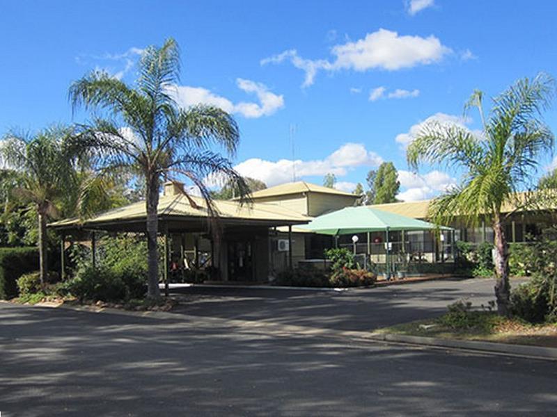 Lake Forbes Motel Esterno foto