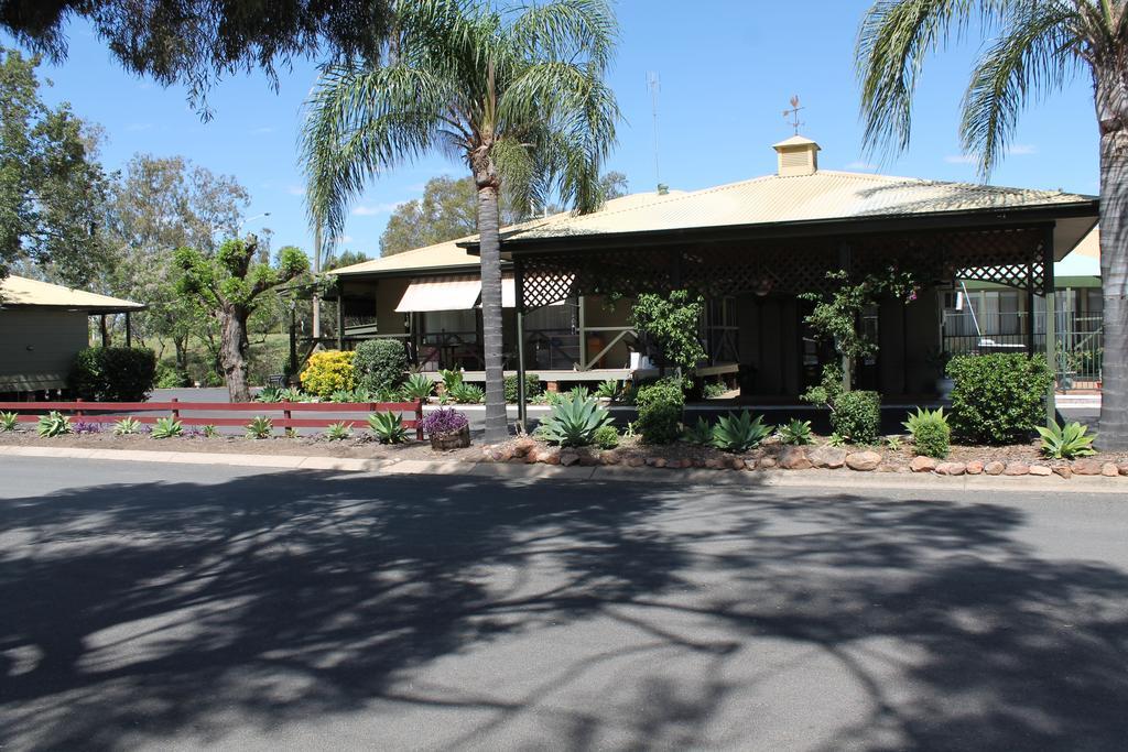 Lake Forbes Motel Esterno foto