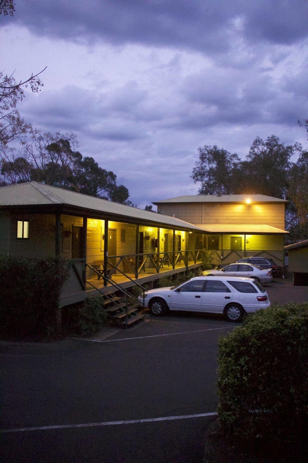Lake Forbes Motel Esterno foto