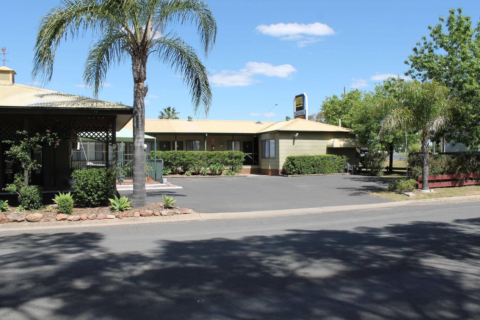 Lake Forbes Motel Esterno foto